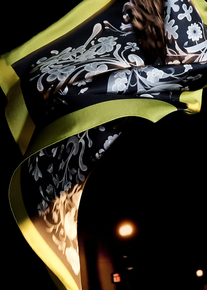 Gucci silk black and green scarf
