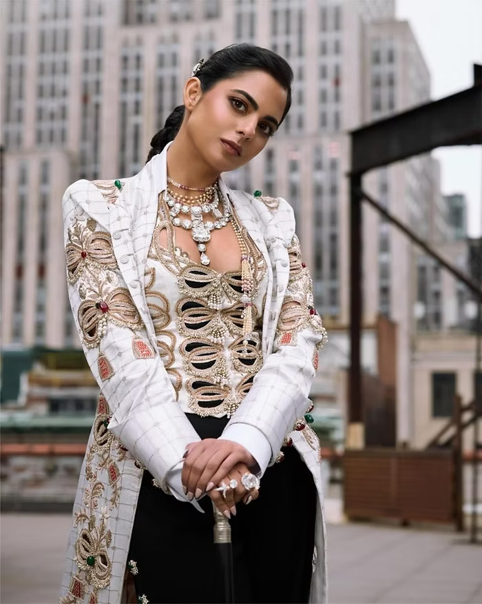 isha Ambani met gala 2025